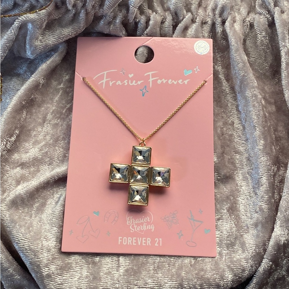 FOREVER 21 Frasier Forever Sterling Venezia Crystal Necklace |